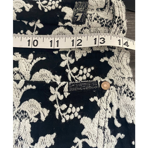 7 for all Mankind Black & White Floral Stretch Jean Leggings - Picture 12 of 13